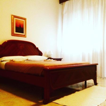 A Due Passi Rooms La Maddalena  Exteriör bild
