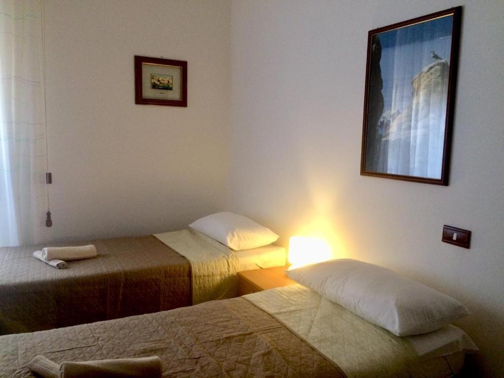 A Due Passi Rooms La Maddalena  Exteriör bild